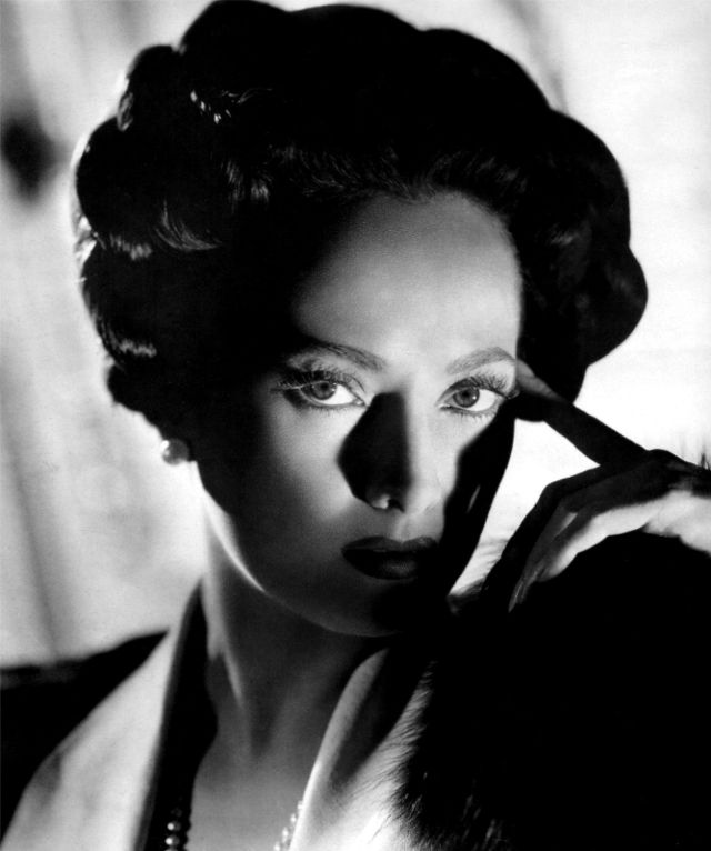 50 Photos of British Actress Merle Oberon in the 1930s and