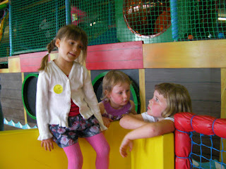 the 3 ladies pirate petes clarence pier portsmouth