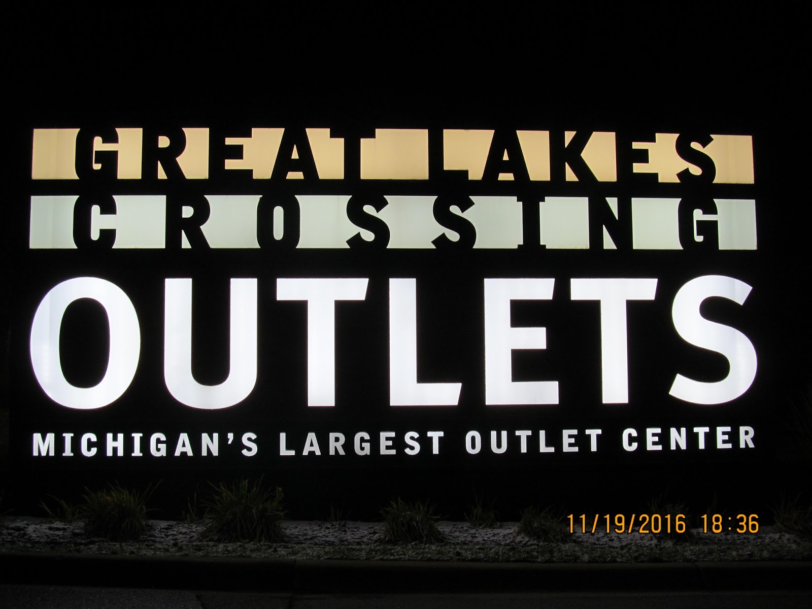 Trip to the Mall Great Lakes Crossings Outlets (Auburn Hills, Michigan)