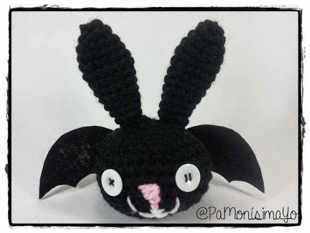 Conejo vampiro amigurumi @pamonisimayo