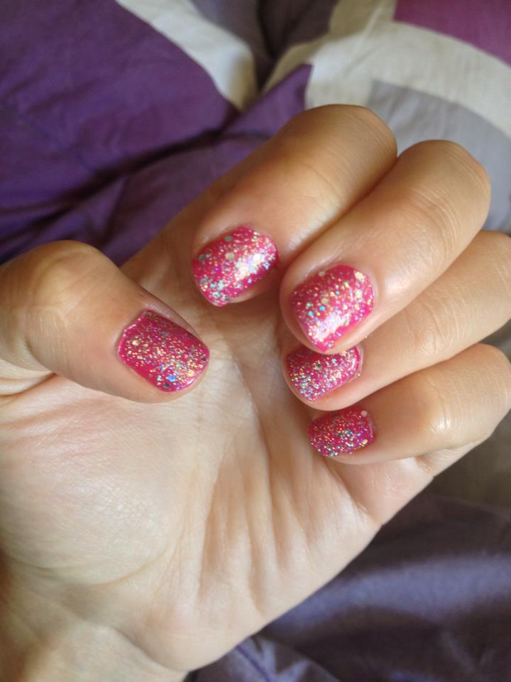 Glitter Pink nails-47938-ary-irigoyen