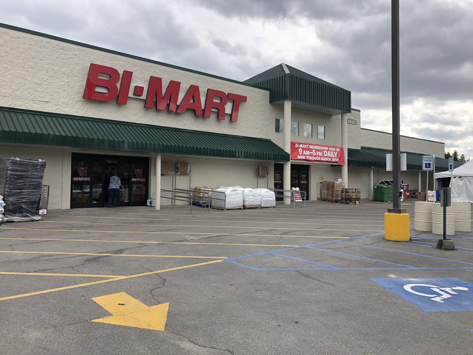 Inland Northwest Business Watch: Bi-Mart to open in Rathdrum this week