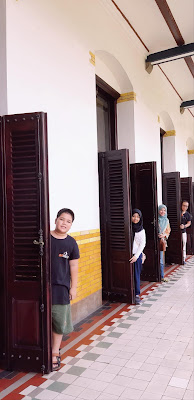 wisata museum transportasi kereta api lawang sewu semarang nurul sufitri mom lifestyle blogger traveling culinary review