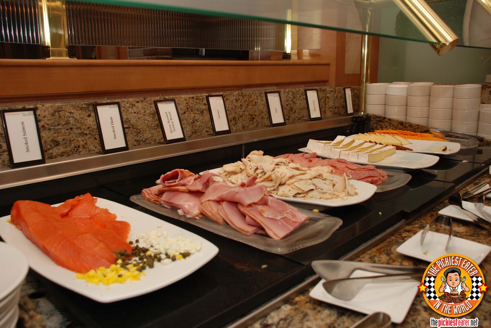 THE PICKIEST EATER IN THE WORLD BREAKFAST BUFFET AT HILTON NEW YORK'S MARKETPLACE CAFE!