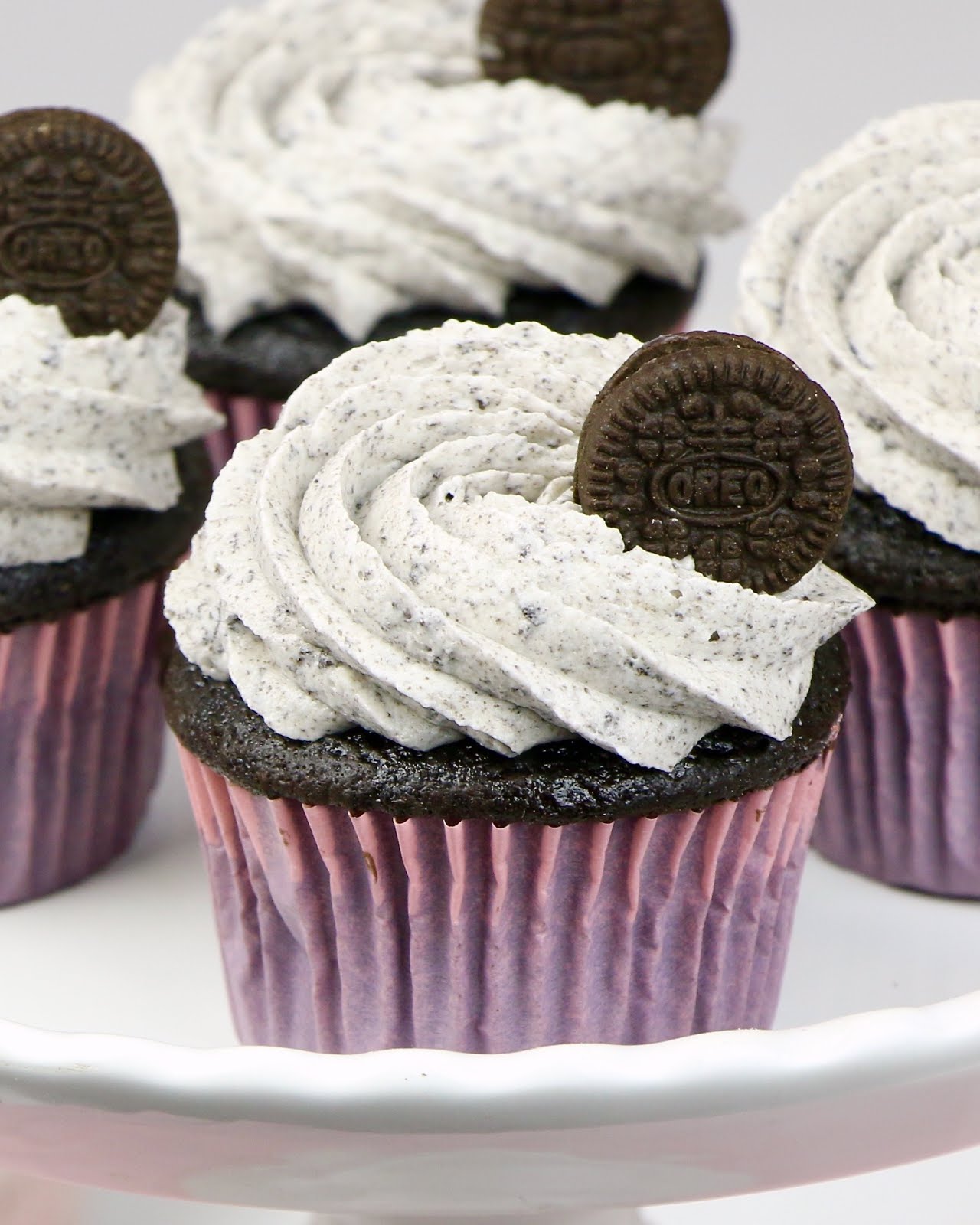 {VIDEO} Cookies and Cream Cupcakes The Lindsay Ann
