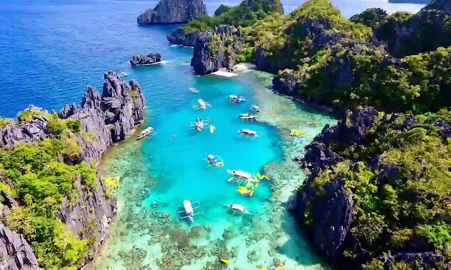 Palawan Philippines Islands Perched in the region of Mimaropa, the islands of Palawan are one of the best places in the Philippines to explore. With the lost Crystal clear turquoise water I’ve seen, and a history spanning over 50,000 years, it’s an idyllic place to explore on your trip. Whilst in Palawan, make sure to visit El Nido which is perched on the most easterly part of the main island.
