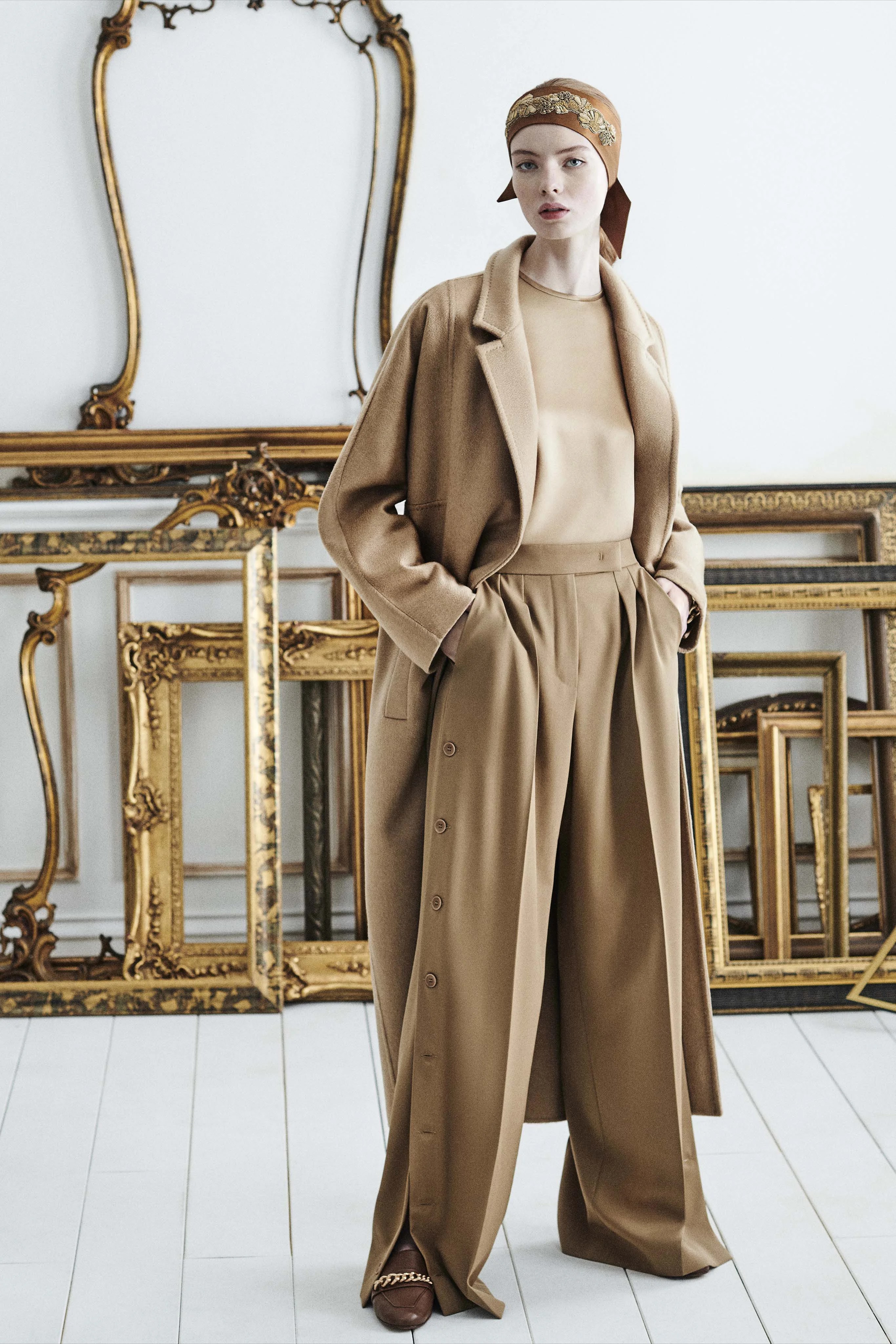 Max collection. Коллекция Max Mara Resort 2021. Max Mara, коллекция pre-Fall 2021. Vogue коллекция Max Mara 2021. Max Mara коллекция 2020-2021.