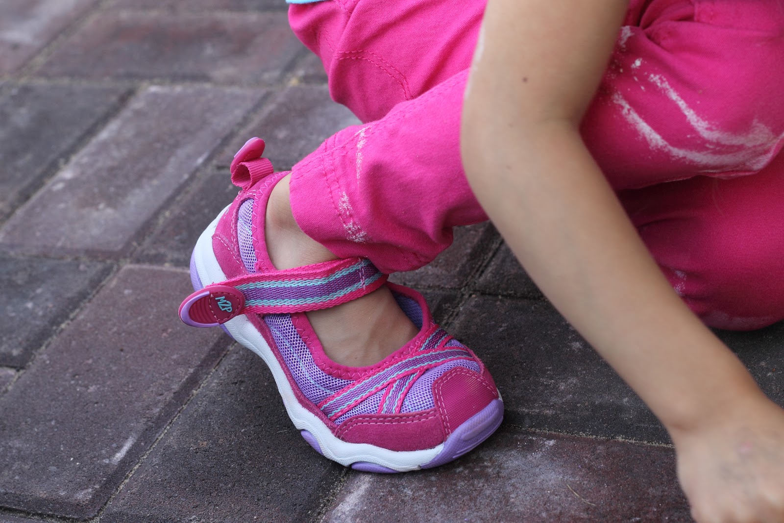stride rite new walker shoes