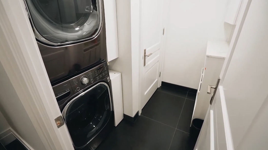 38 Interior Design Photos vs. 10 Bellair St #807, Toronto Luxury Condo Tour