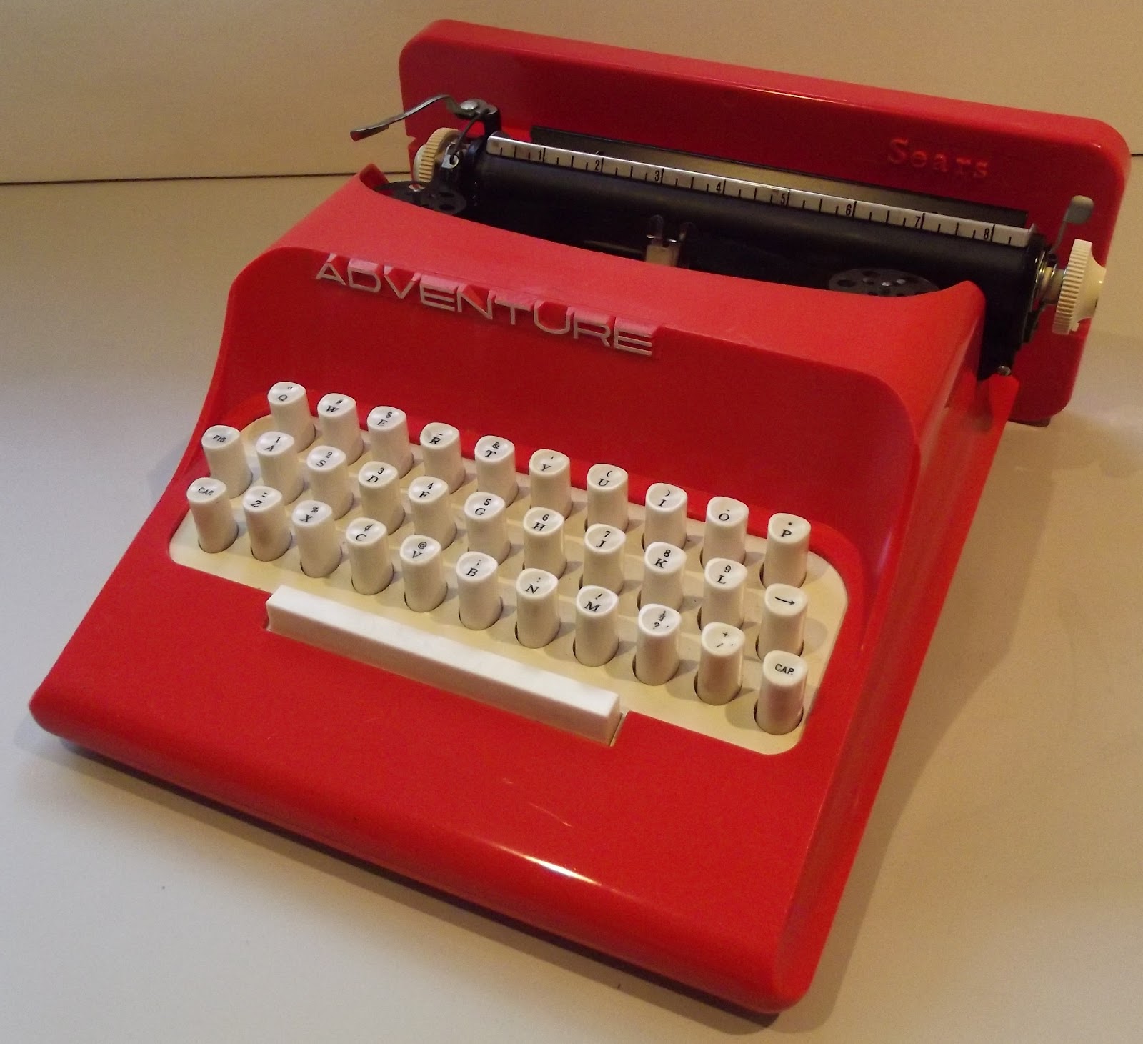 5 Toy Typewriters