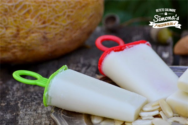 Inghetata raw cu pepene galben,migdale si ghimbir