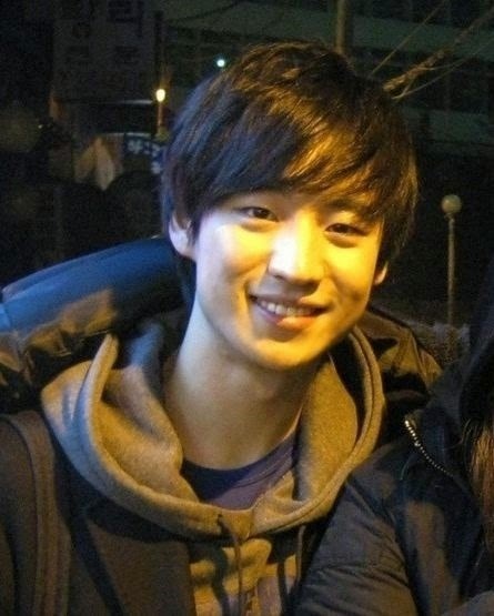 오늘 31번째 생일을 맞은 이제훈 | 인스티즈