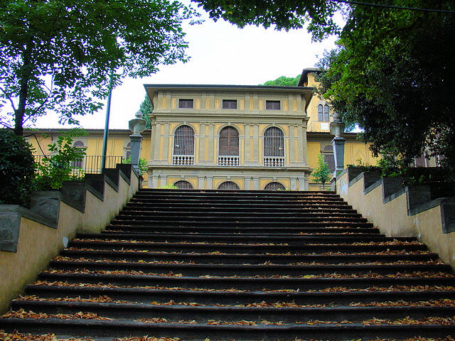 Steps leading down to the Poggi designed park in the rear of the museum.