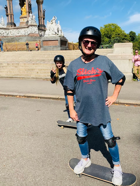 madmumof7 and daughter skateboarding in Kensington Gardens