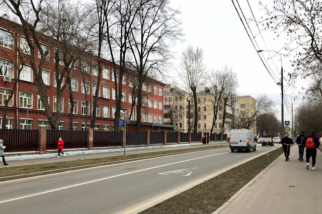 Писцовая улица, школа № 1164 (построена в 1936 году)