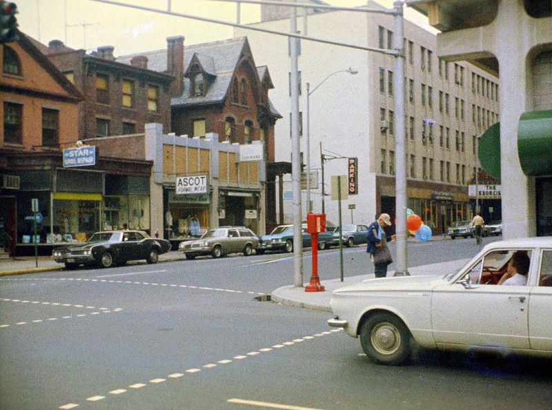 Amazing Photos Capture Street Scenes of New Haven, Connecticut in the