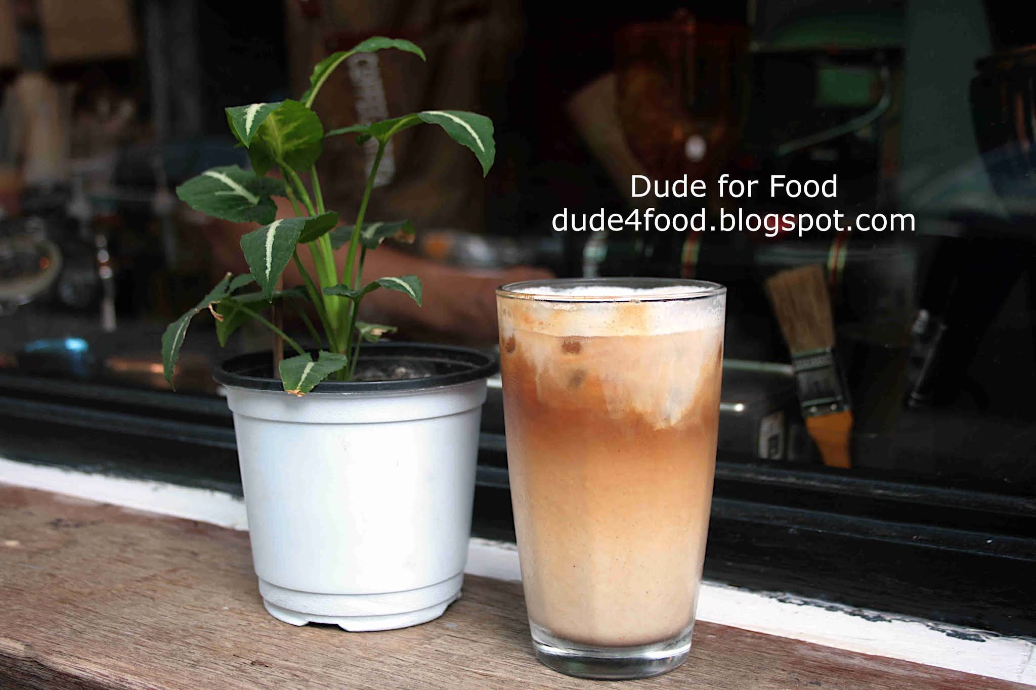 DUDE FOR FOOD New in the 'Hood Art and Coffee at Coffee Artea in