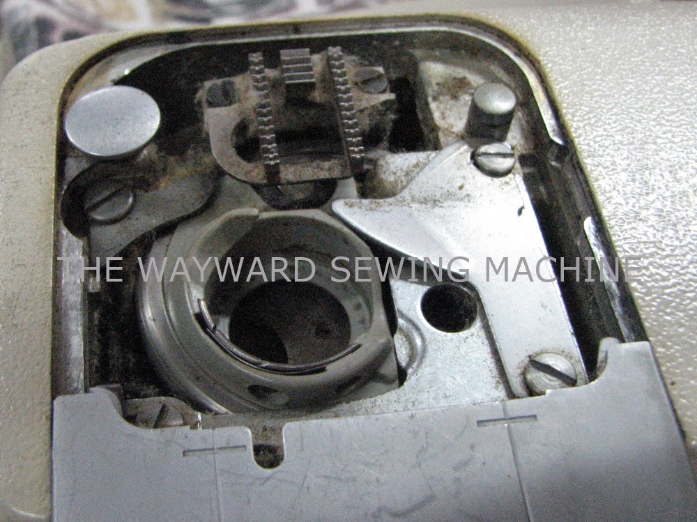 The Wayward Sewing Machine: Singer Super Stylist 533