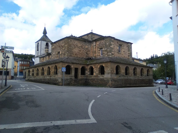 Fotografía de la Colegiata de Grandas de Salime en Asturias