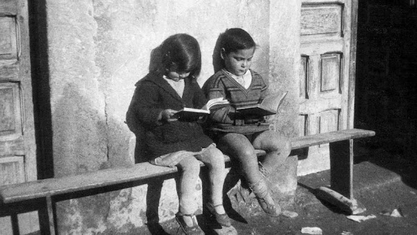 ¡No le quitéis los libros a los niños pobres! ¡No le quitéis los libros a los niños pobres!
