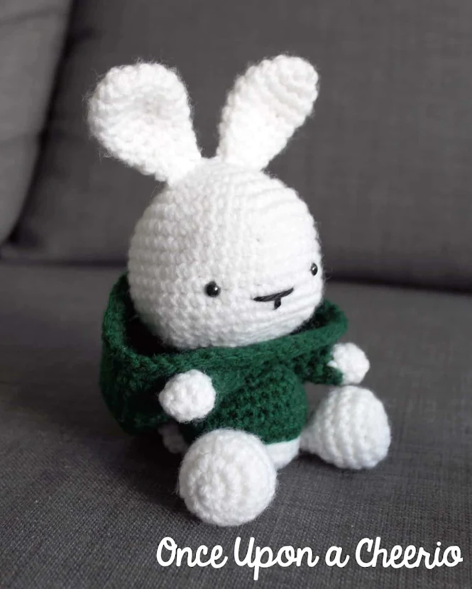 Hoodie Bunny Amigurumi FREE Crochet Pattern