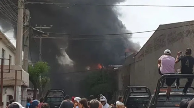 Se incendia vulcanizadora en Ecatepec, Edomex