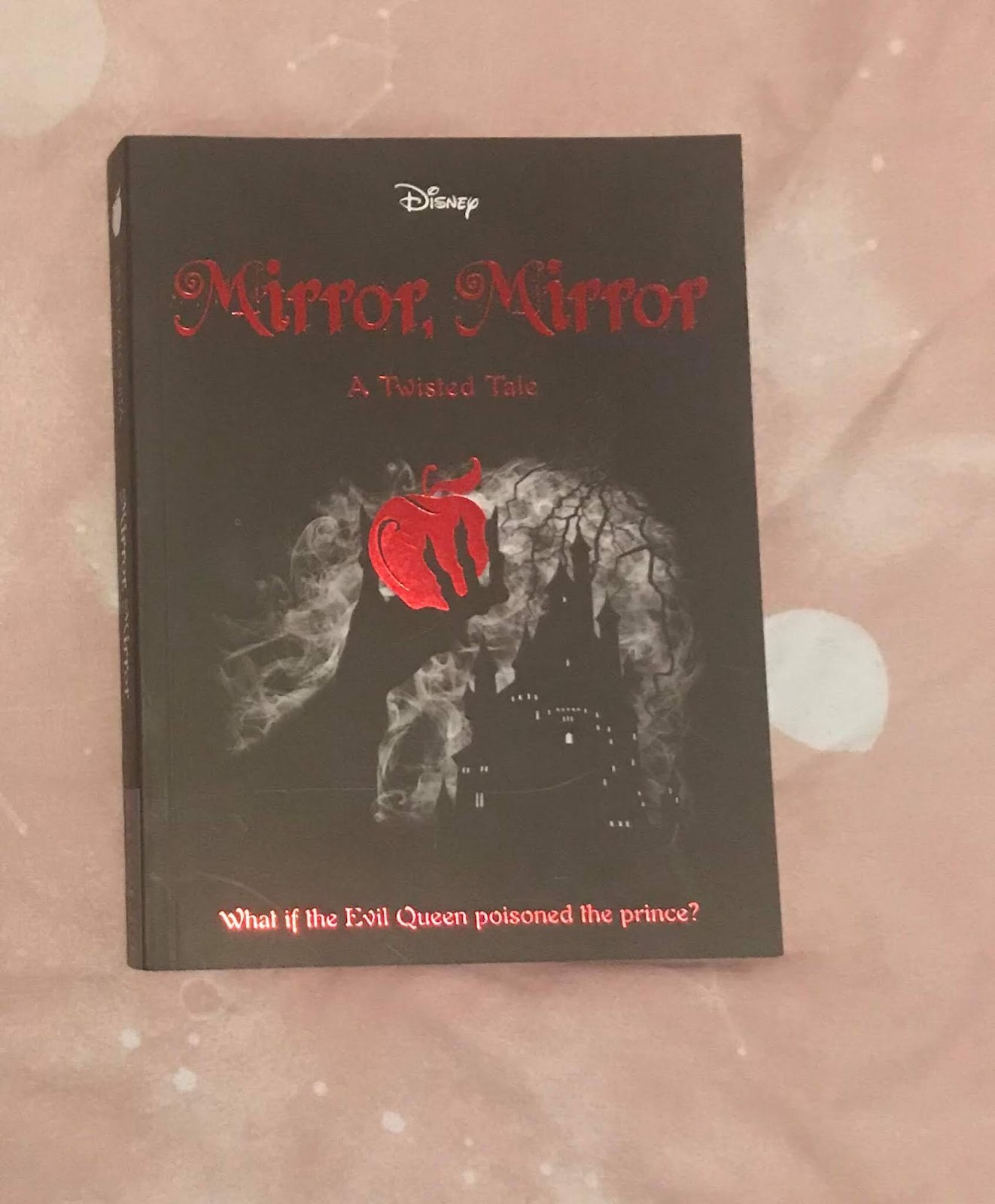 Review Mirror, Mirror a twisted tale by Jen Calonita