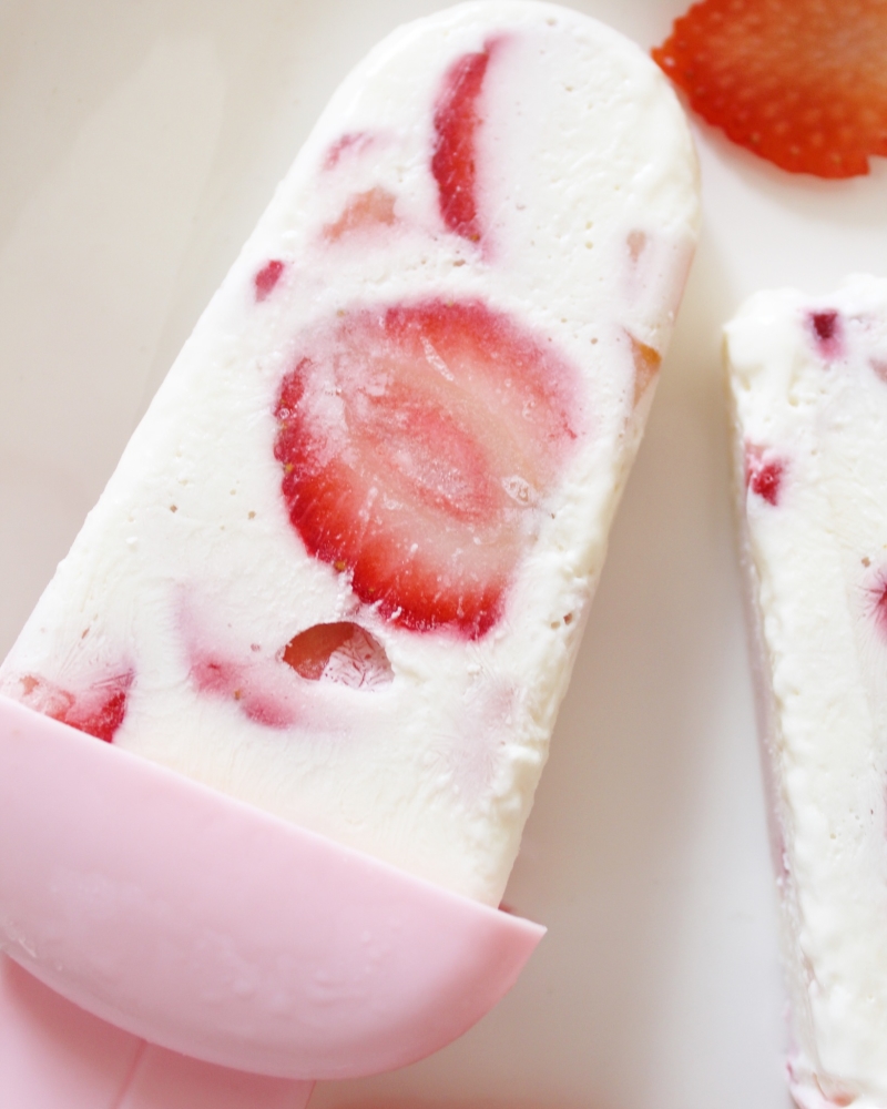 Paletas Heladas de Fresas con Crema Delirios de Cocina