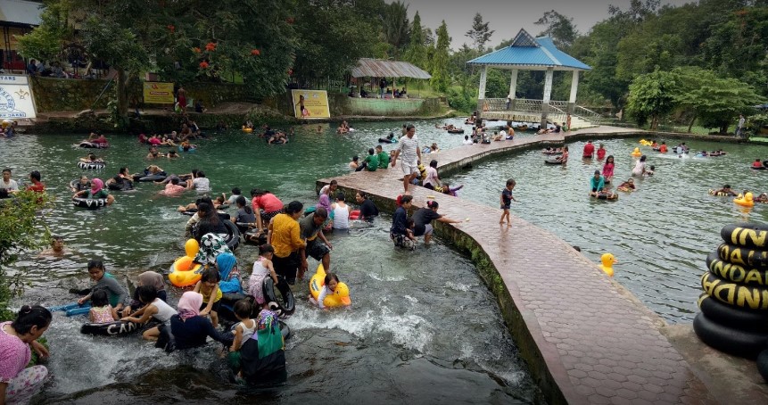 Kolam Renang Swembath