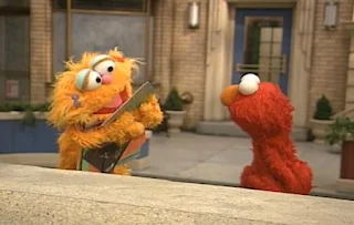 Zoe leaves from scene and also she gets the pictures she likes. Elmo shows a drawing of Elmo playing the piano. Sesame Street The Best of Elmo