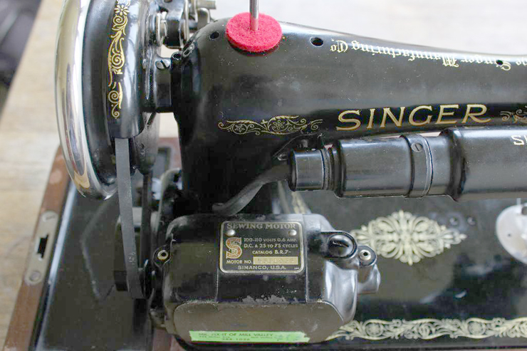 The Vintage Singer Sewing Machine Blog