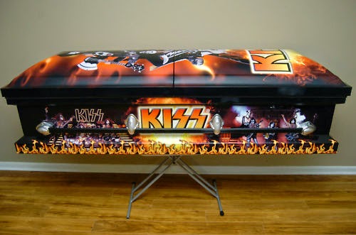 Kiss-Kasket-http-www.cbc_.caundertheinfluenceseason-320140125the-marketing-of-rock-n-roll-part-one-1.jpg