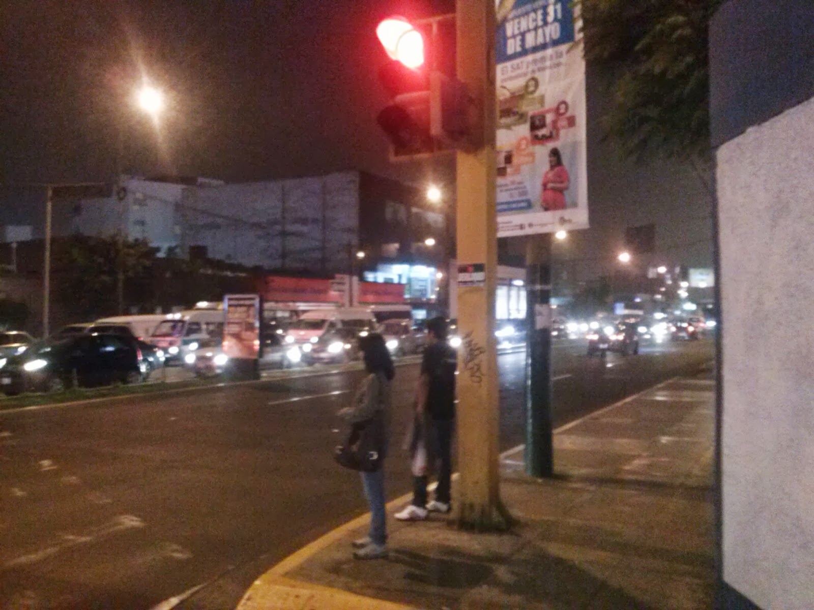 reducir el tráfico en las Av. Primavera y Encalada entre las 6 y