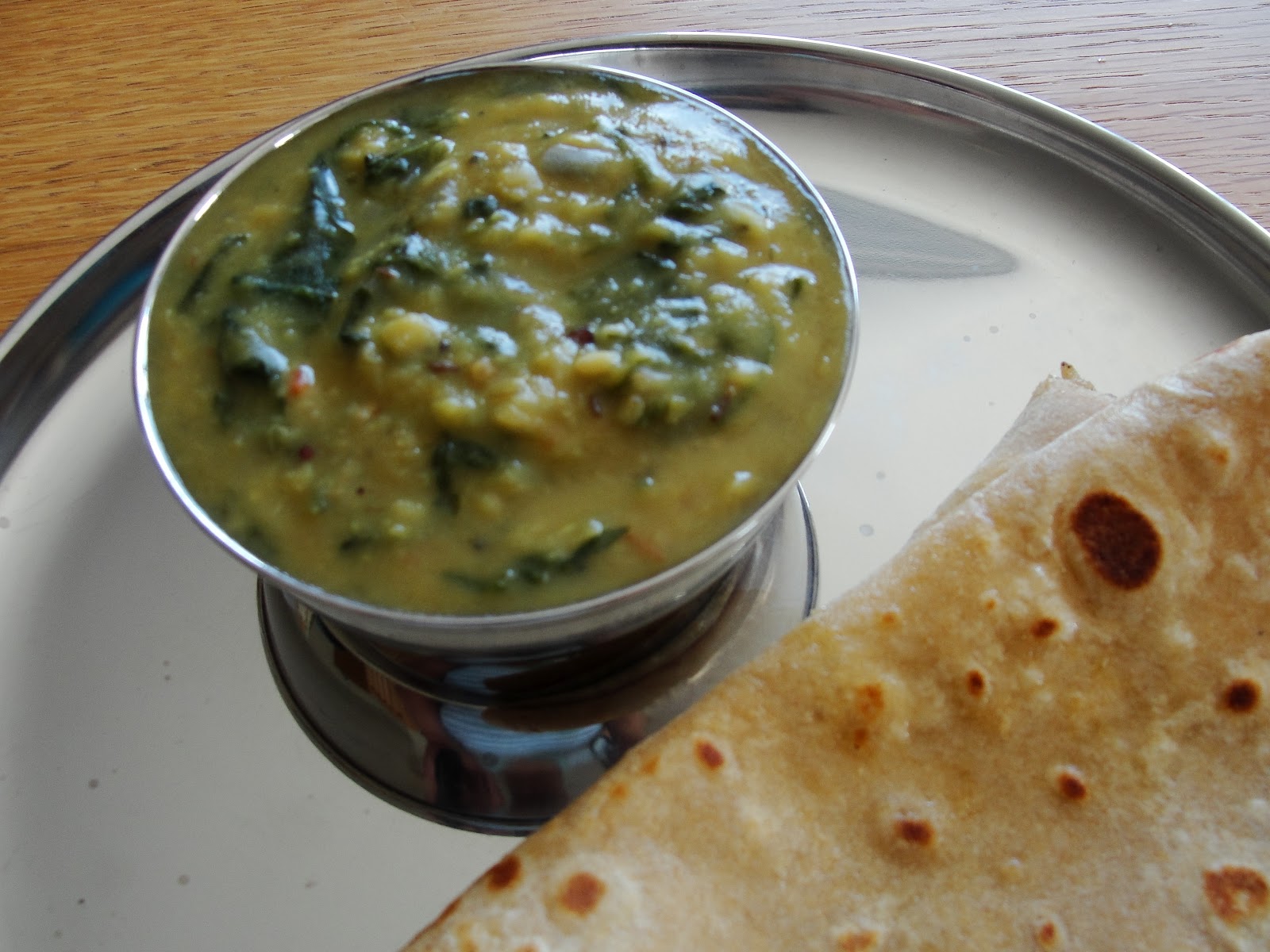 A Desperate Housewife's Diary Spinach Dal / Keerai Paruppu Kootu!!!