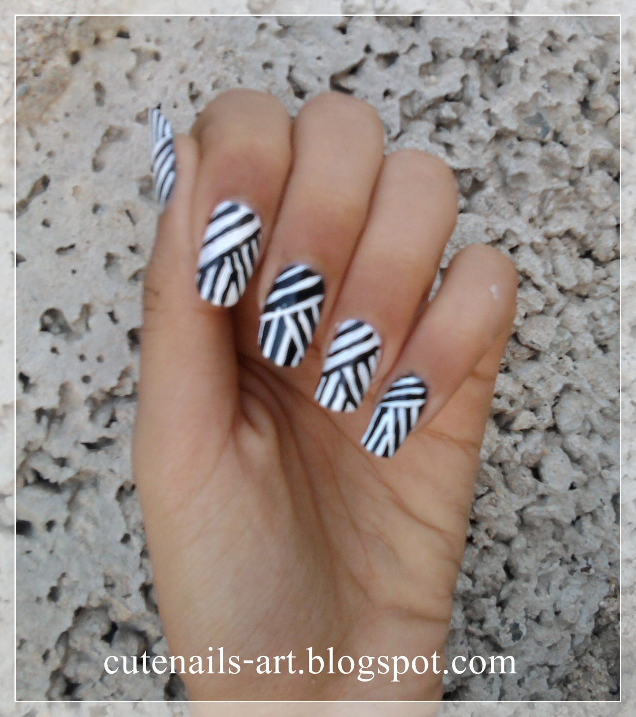 cutenailsart: weaving lines nail art design/black and white