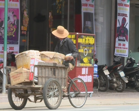 Xe bánh mỳ từ thiện chan chứa tình người tại Quảng Ngãi
