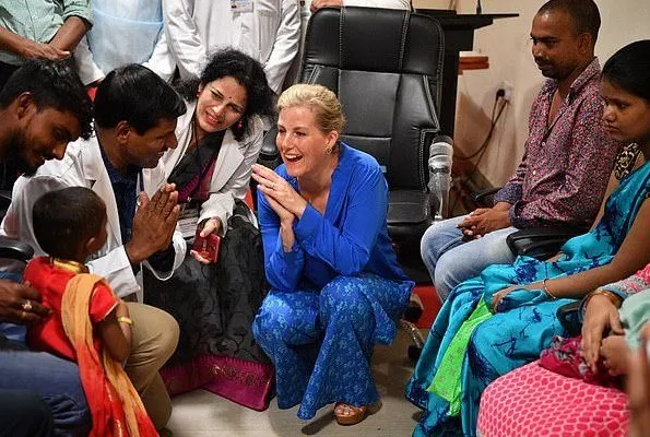 The Countess met with mothers caring for their premature babies at Niloufer Hospital in Hyderabad