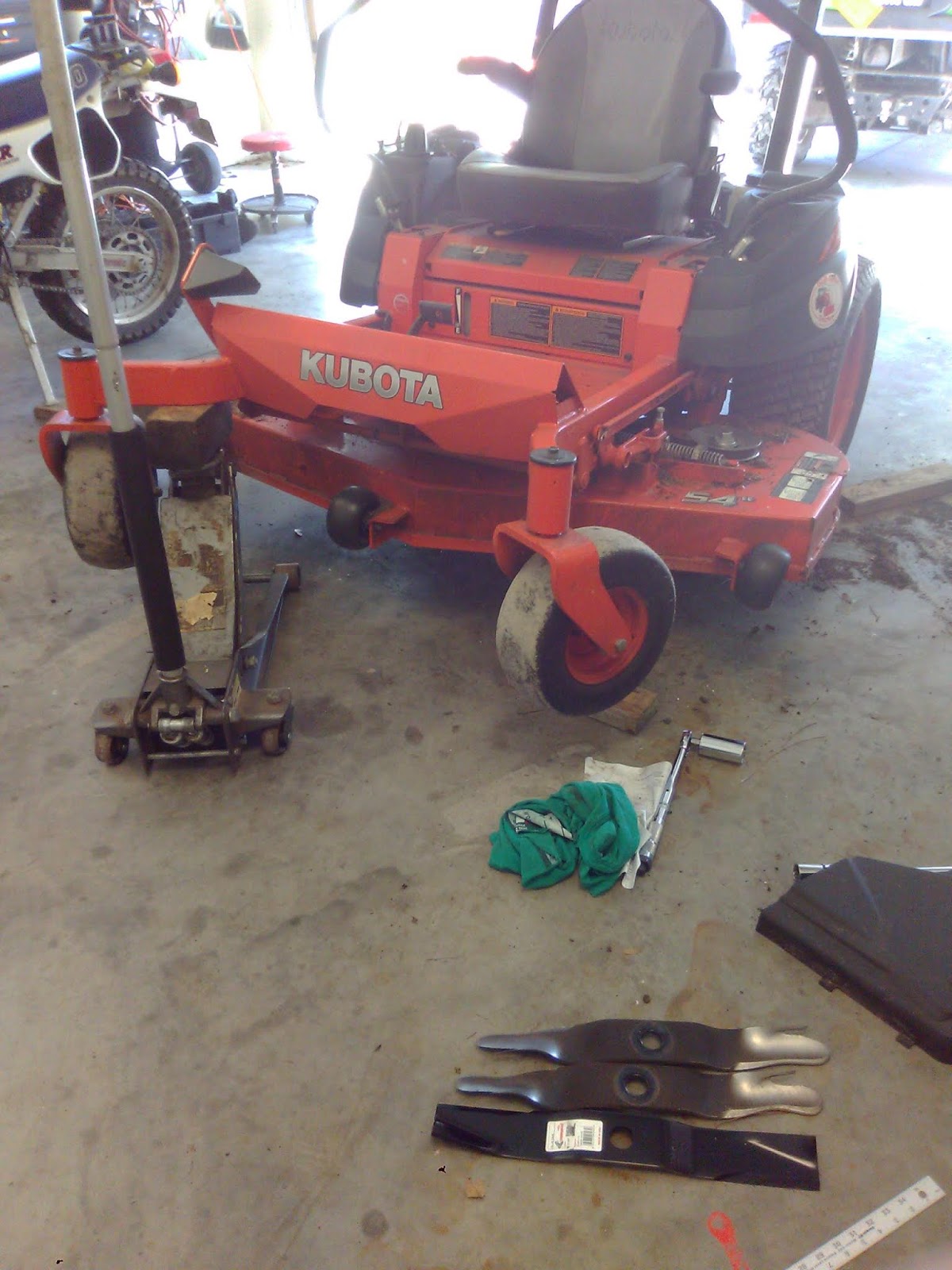 Dormany Road: Kubota Z421 Zero Turn