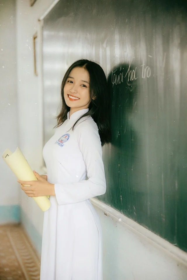 Nữ sinh 10X Đồng Tháp đẹp dịu dàng trong tà áo dài Nữ sinh 10X Đồng Tháp đẹp dịu dàng trong tà áo dài