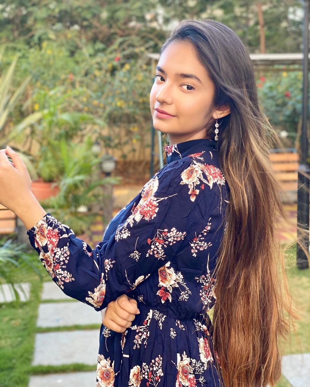 Anushka Sen beautiful photos Hot and Sexy Looking