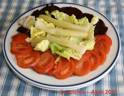  731º Menú, Alubias estofadas con algo de chacinería, bocarte rebozado, ensalada y fruta 