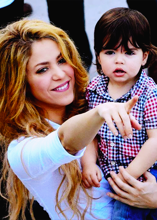 Shakira enlouquece e diz que quer ter mais 8 filhos - Total Shakira