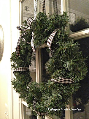 Wreath with black and white Wreath with black and white
