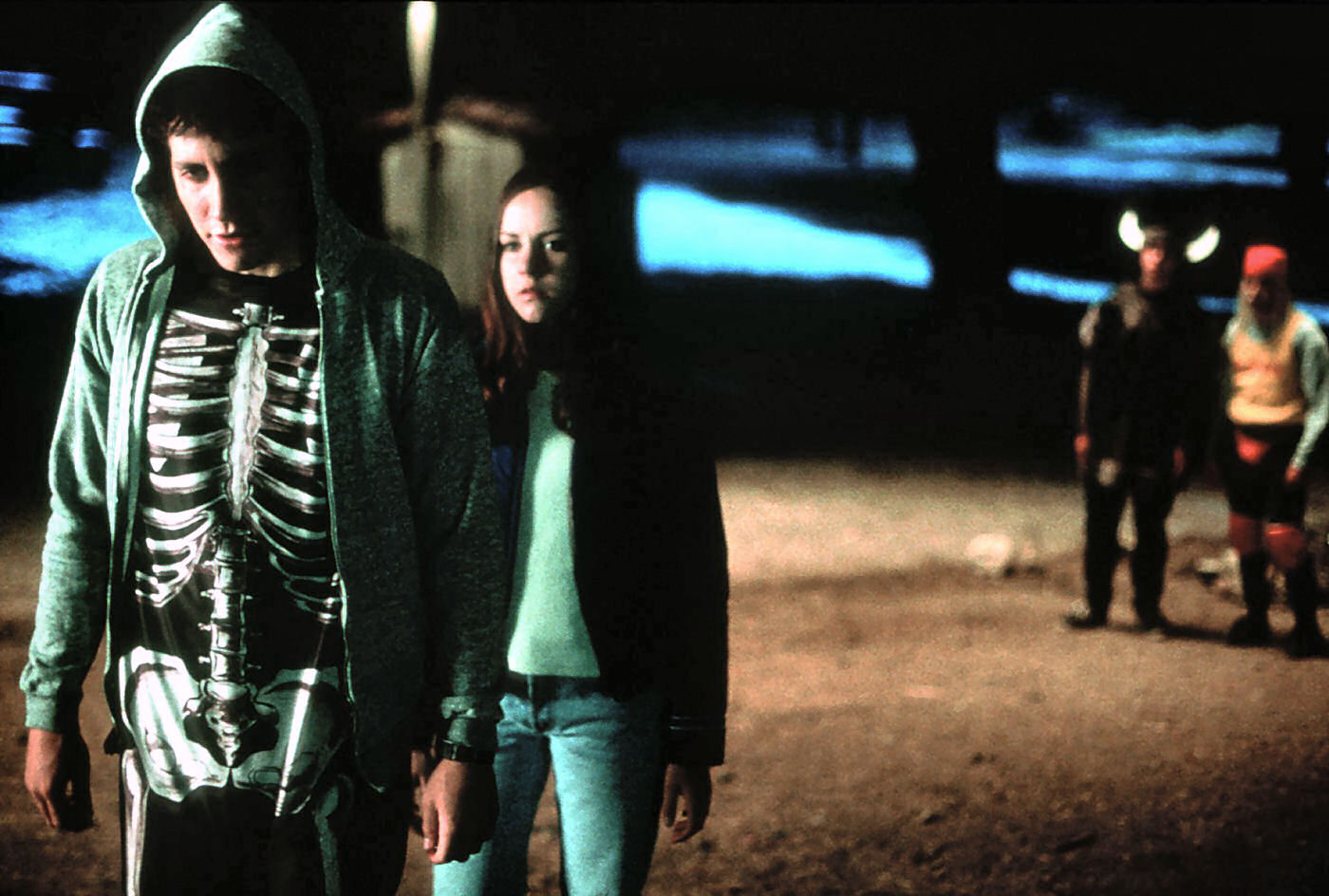 http://1.bp.blogspot.com/-d7iyzPrJ-3E/TqHvAlTqoOI/AAAAAAAAAFA/a36iWKSSTFo/s1600/donnie-darko-movie-image-4.jpg