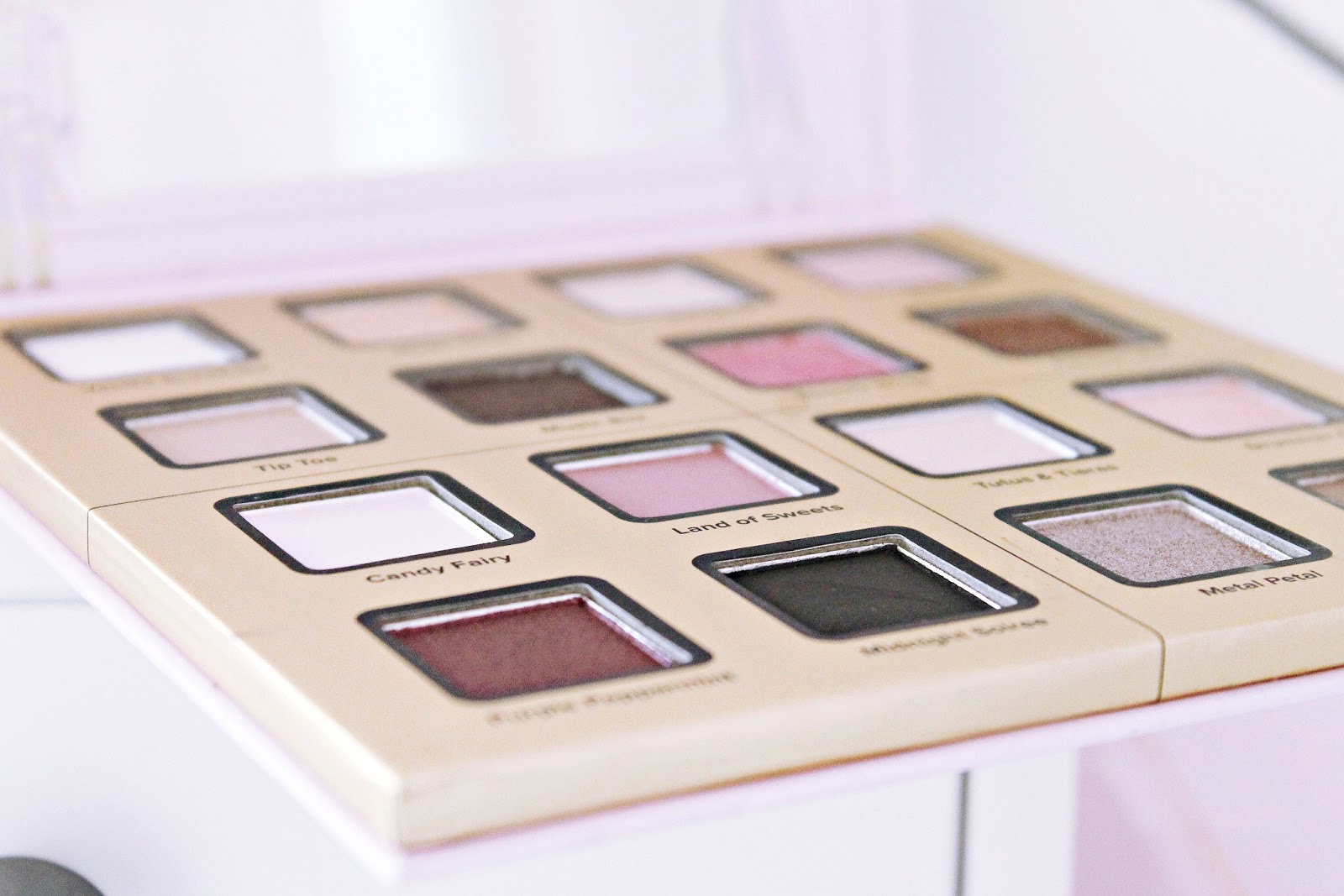 Too Faced Sugar Plum Fun palette review