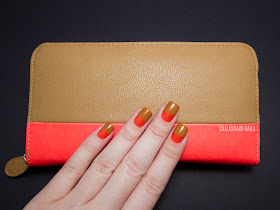 Chalkboard Nails: Neon wallet color blocking 