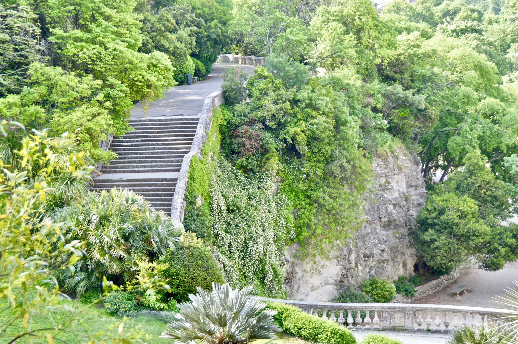 NÎMES-VACANCES-FAMILLE-FRANCE-IEF