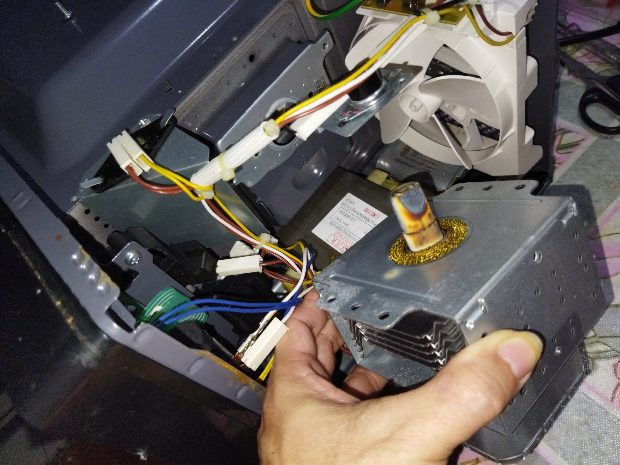 Life Begins at Forty SHARP R207EK microwave repair
