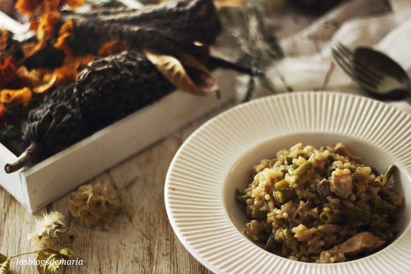 Arroz con lomo y judías verdes