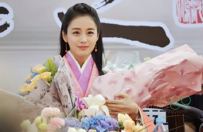 진정한 리즈갱신..김태희 어제자 직찍미인도